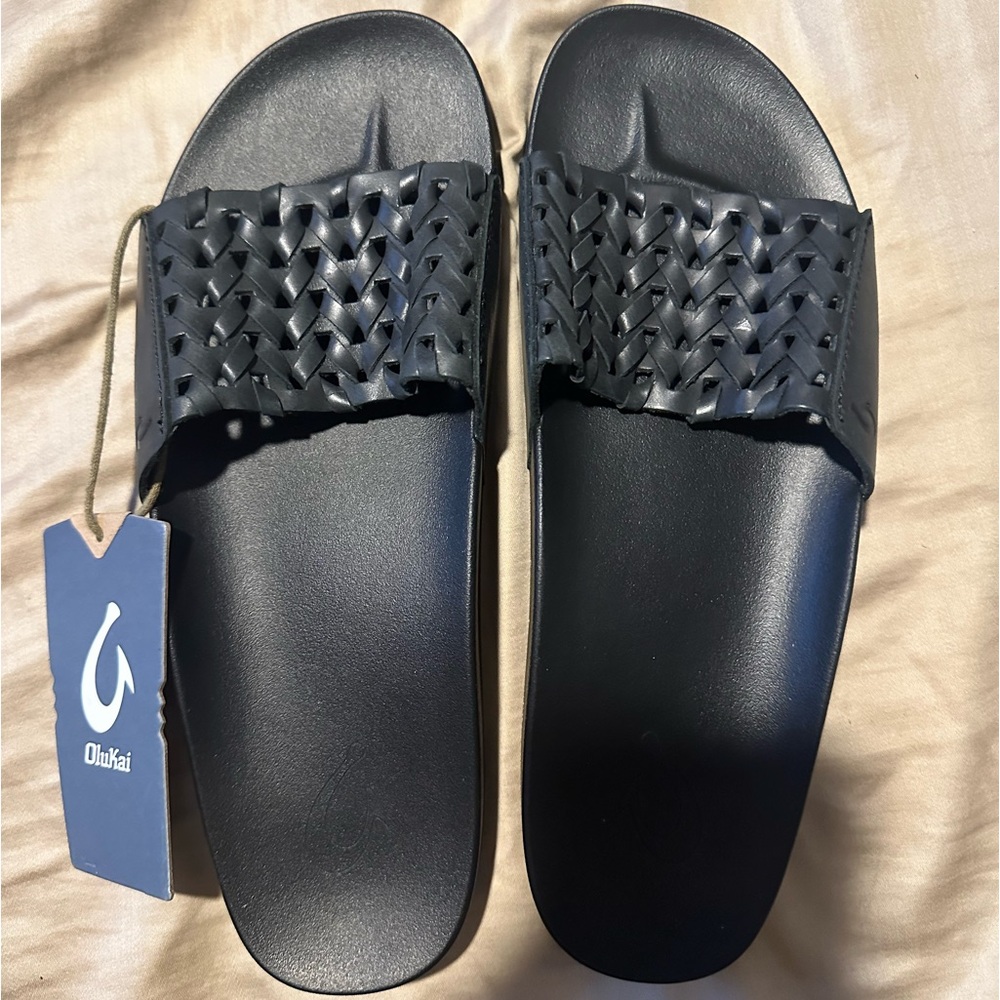 OluKai Kamola Sandals NWT Size 8